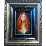 Naine punakate juustega